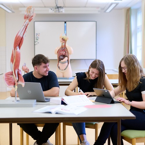 Lernen in Kleingruppen in der LWL-Pflegeschule Marsberg