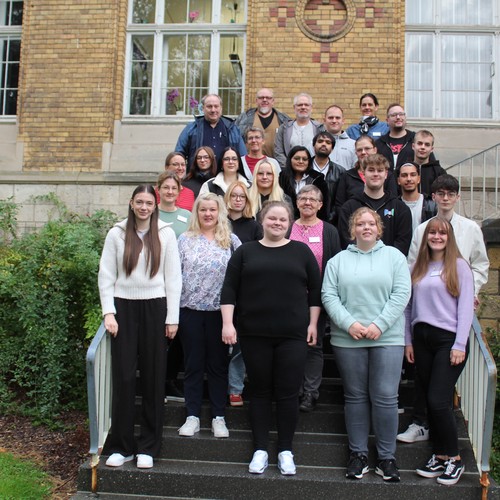 Gruppenbild des Kurses 2024 an der LWL-Pflegeschule Marsberg